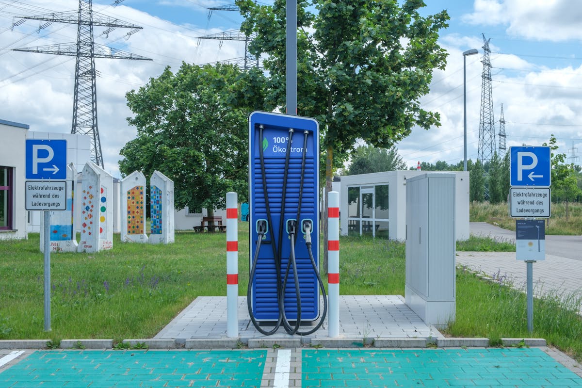 Installation de bornes IRVE : qualification IRVE, démarches et opportunités